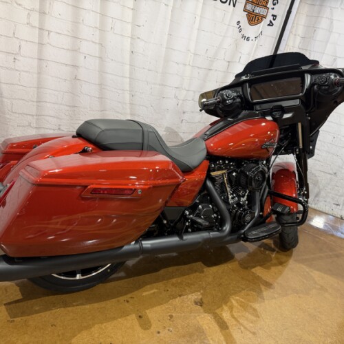 2025 Harley-Davidson® Street Glide® Whiskey Firestorm - Black Finish thumb 3