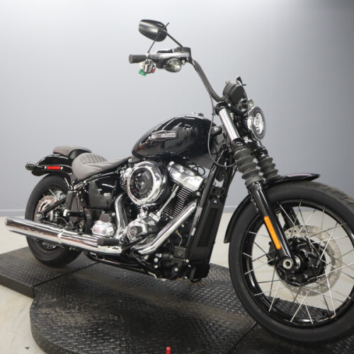 2026 Harley-Davidson® Street Bob® FXBB thumb 2