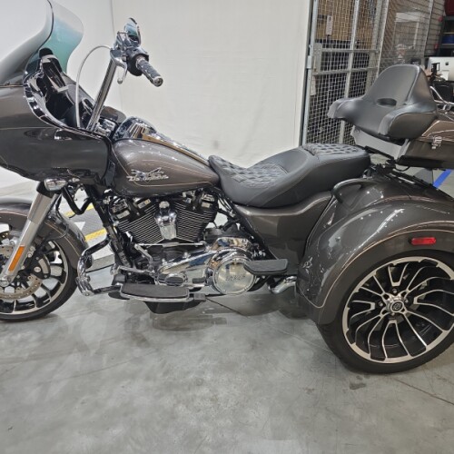 FLTRT 2023 Road Glide® 3 thumb 1