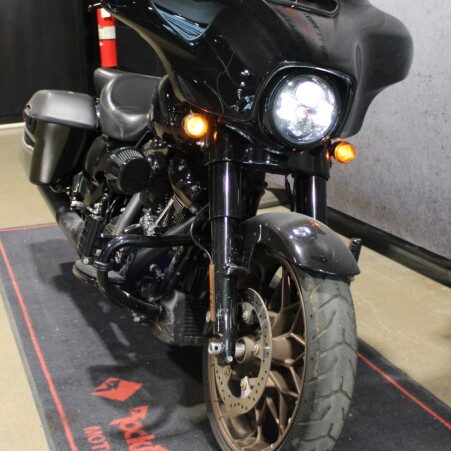 2022 Harley-Davidson® Road Glide® ST Vivid Black thumb 2