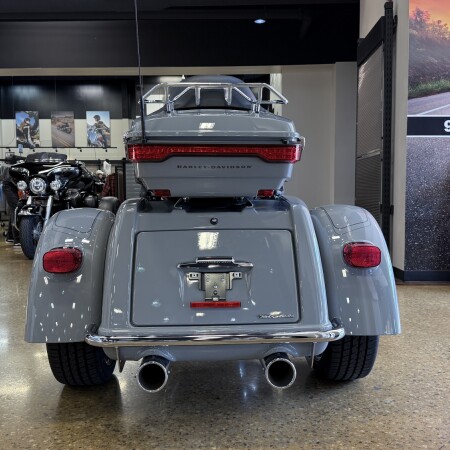 2025 Harley-Davidson® Tri Glide® Ultra Billiard Gray thumb 1