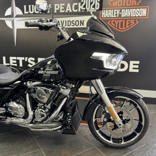 2026 Harley-Davidson® Road Glide 3 Vivid Black thumb 3