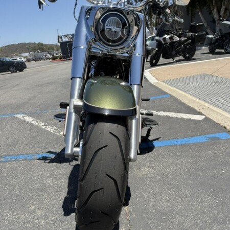 2026 Harley-Davidson® Fat Boy® Olive Steel Metallic / Vivid Black Chrome Trim thumb 2