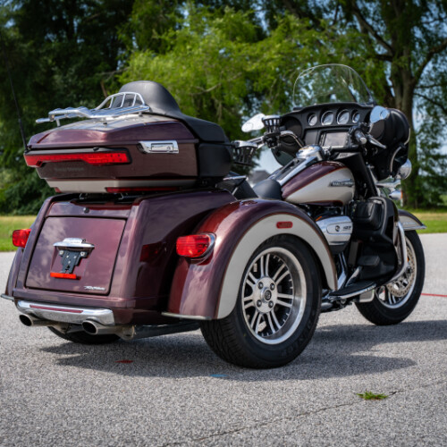 2018 Harley-Davidson® Tri Glide® Ultra FLHTCUTG  thumb 2