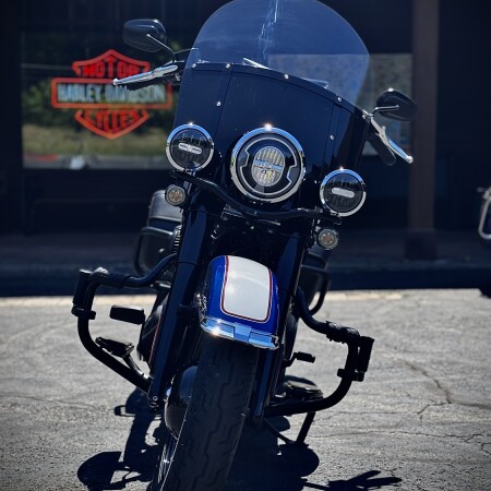 2023 Harley-Davidson® Heritage Classic Bright Billiard Blue/Billiard Gray - Black Finish thumb 2