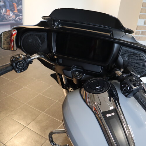 2025 Street Glide™ (FLHX) thumb 1