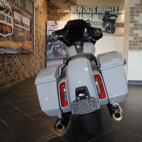 2025 Street Glide™ (FLHX) thumb 3