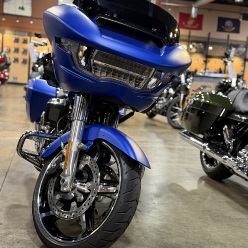 2026 Harley-Davidson® Road Glide™ Aurora Blue Denim Chrome Trim thumb 2