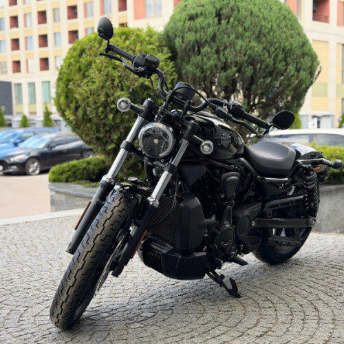 2026 Harley-Davidson® Nightster® Vivid Black Black Trim thumb 2