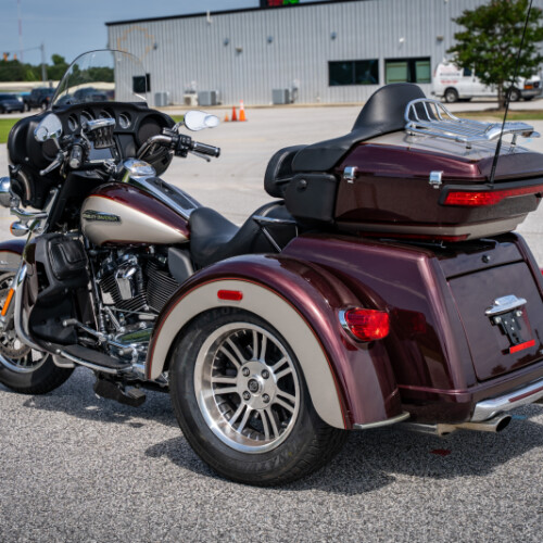 2018 Harley-Davidson® Tri Glide® Ultra FLHTCUTG  thumb 0