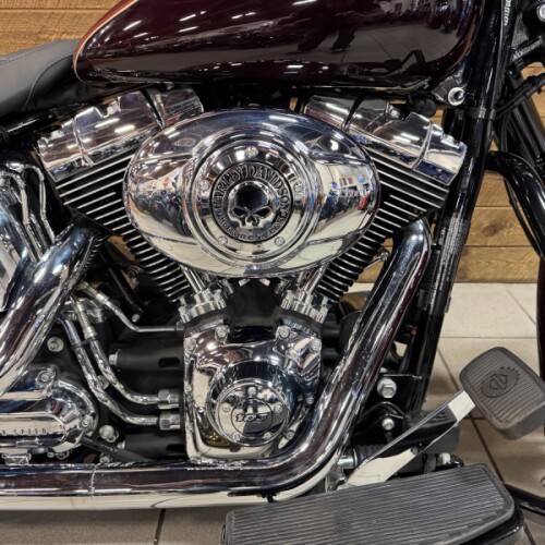2015 Harley-Davidson® Softail® Deluxe Two-Tone Mysterious Red Sunglo/Blackened Cayenne Sunglo FLSTN thumb 2