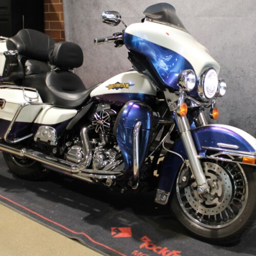 2010 Harley-Davidson® Electra Glide® Ultra Limited Two-Tone White Ice Pearl/Black Ice Pearl FLHTK thumb 3