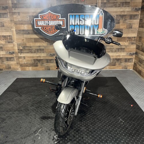 2023 Harley-Davidson® CVO™ Road Glide® Dark Platinum w/Pinstripe thumb 3