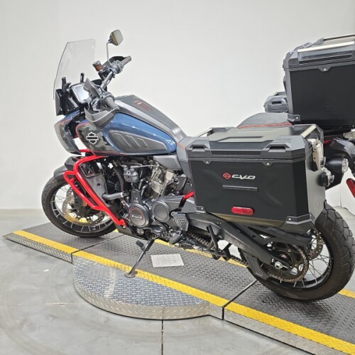 RA1250SE 2025 CVO™ Pan America® thumb 0