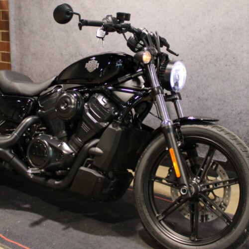 2025 Harley-Davidson® Nightster® Vivid Black RH975 thumb 3