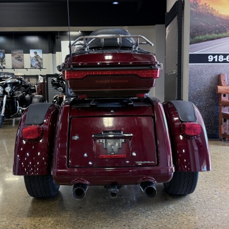2015 Harley-Davidson® Tri Glide® Ultra Mysterious Red Sunglo thumb 1