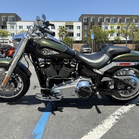 2026 Harley-Davidson® Fat Boy® Olive Steel Metallic / Vivid Black Chrome Trim thumb 0