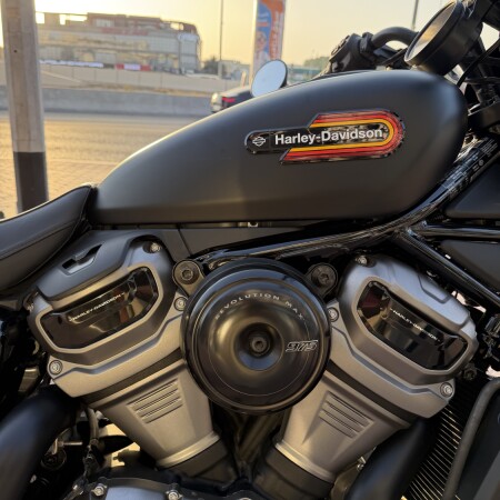 2023 Harley-Davidson® Nightster™ Special Black Denim thumb 3
