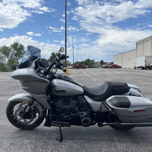 2023 Harley-Davidson Road Glide CVO thumb 0
