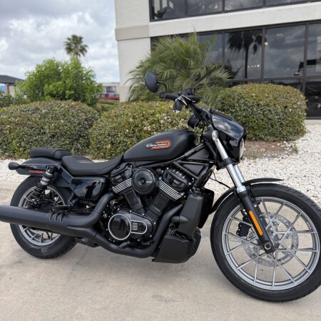 2026 Harley-Davidson® Nightster® Special Black Denim Black Trim thumb 3
