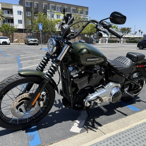2026 Harley-Davidson® Street Bob® thumb 1