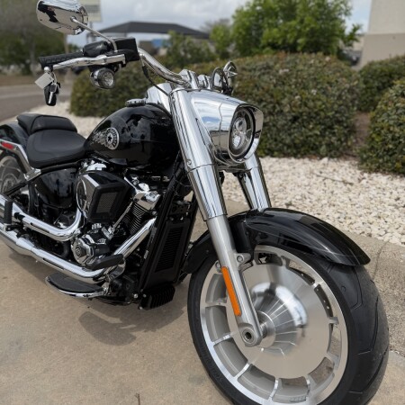 2026 Harley-Davidson® Fat Boy® Vivid Black Chrome Trim thumb 2