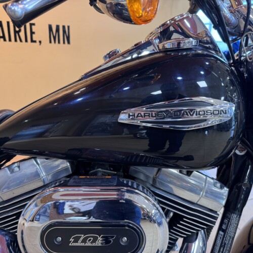 2016 Harley-Davidson® Switchback™ Vivid Black thumb 3