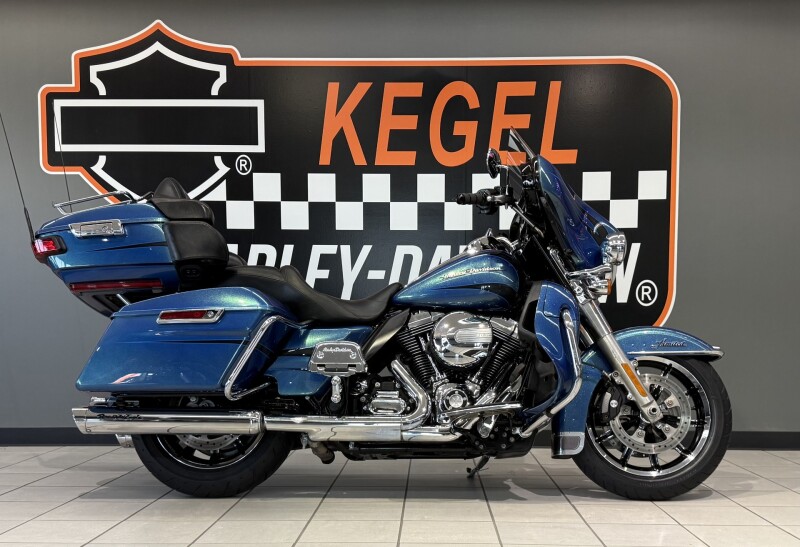 2014 Harley-Davidson® Ultra Limited Custom Colour Daytona Blue