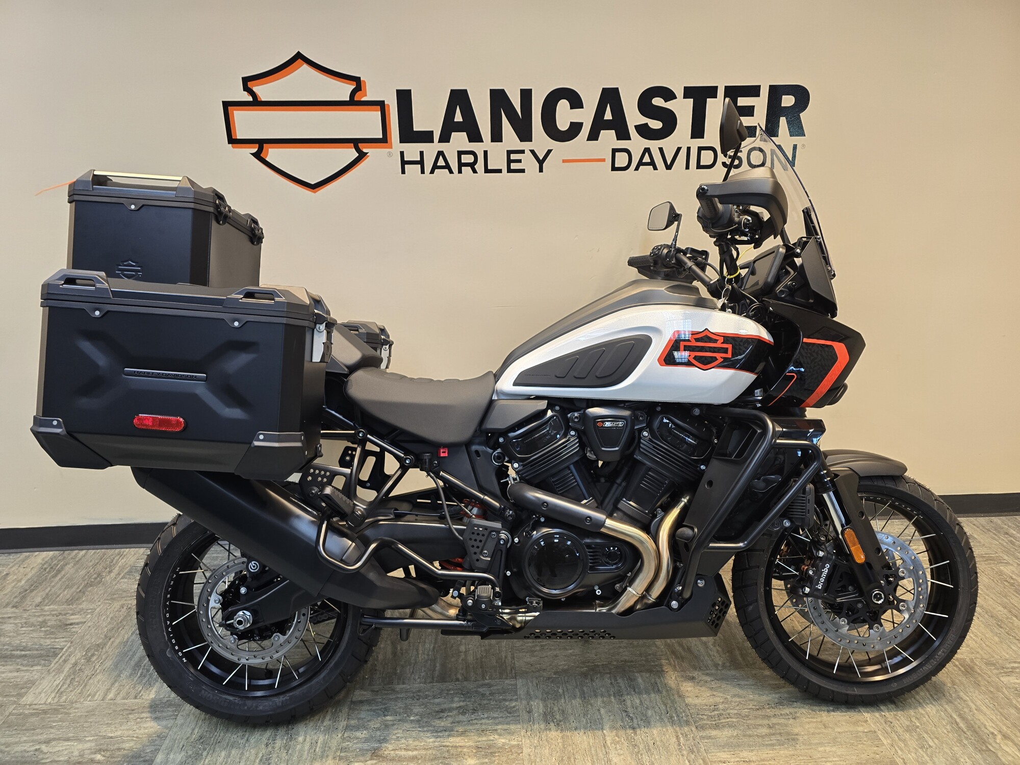 2026 Harley-Davidson® Pan America 1250 Limited White Onyx Pearl RA1250L