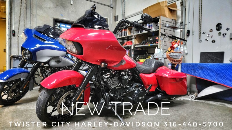 2022 Harley-Davidson® Road Glide® Special, FLTRXS