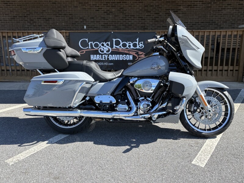 2026 Street Glide Limited Dark Billiard Gray Chrome Trim