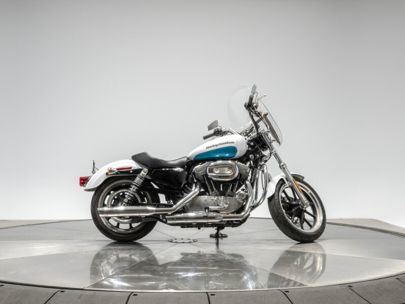 2016 HARLEY-DAVIDSON XL883L Superlow in Crushed Iced Pearl/Frosted Teal Pearl