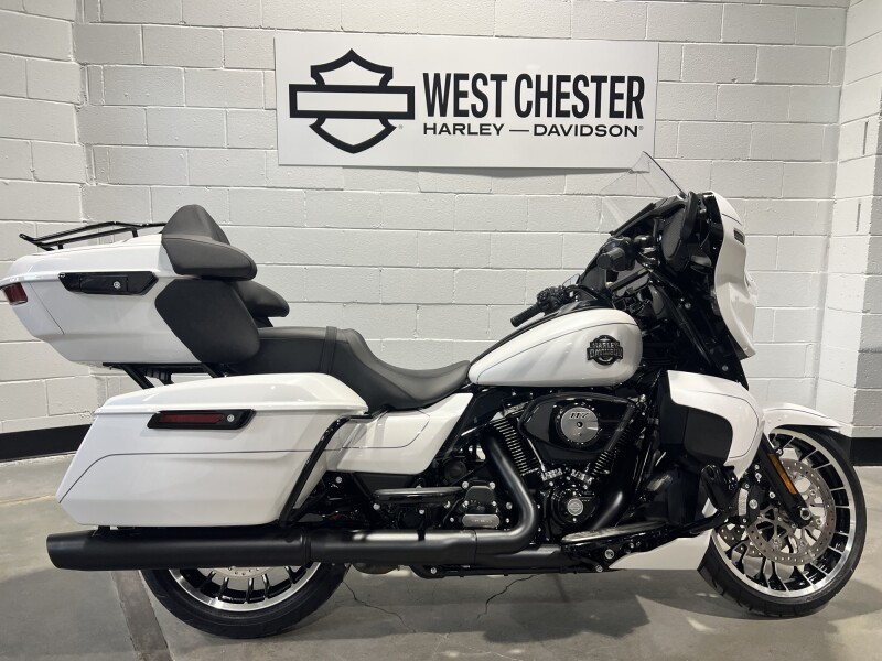 2026 Harley-Davidson® Street Glide Limited White Onyx Pearl FLHXL