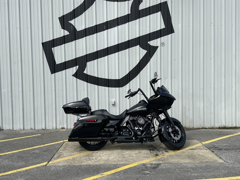 2019 Harley-Davidson® Road Glide® Special Vivid Black