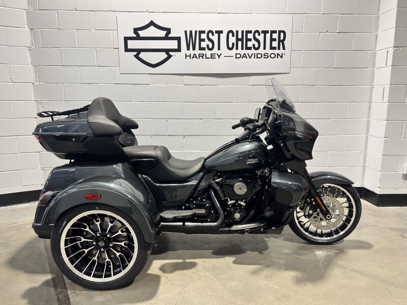 2026 Harley-Davidson® Street Glide 3 Limited Iron Horse Metallic FLTRT