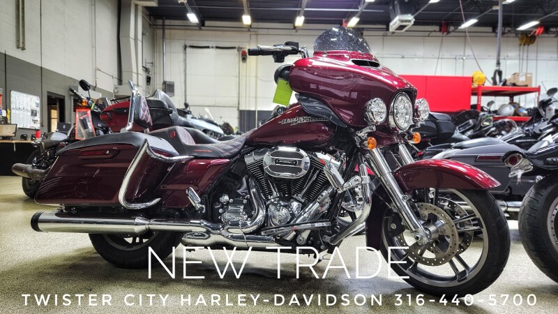 2014 Harley-Davidson® Street Glide®, FLHXS
