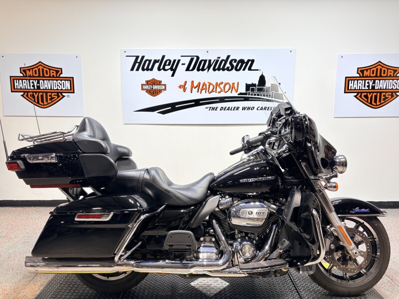 2018 FLHTKL Harley-Davidson® Ultra Limited Low Vivid Black