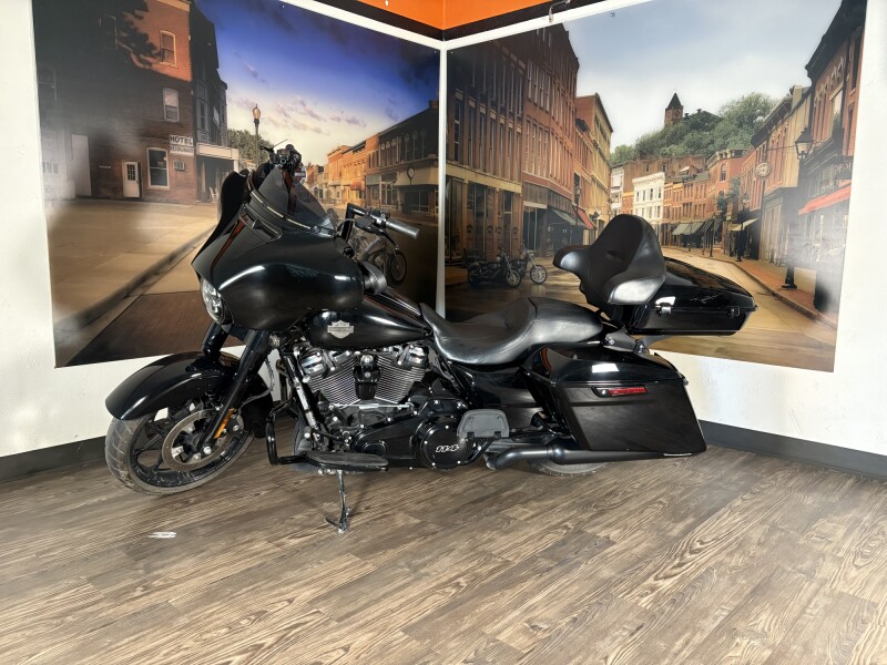 FLHXS 2022 Street Glide® Special