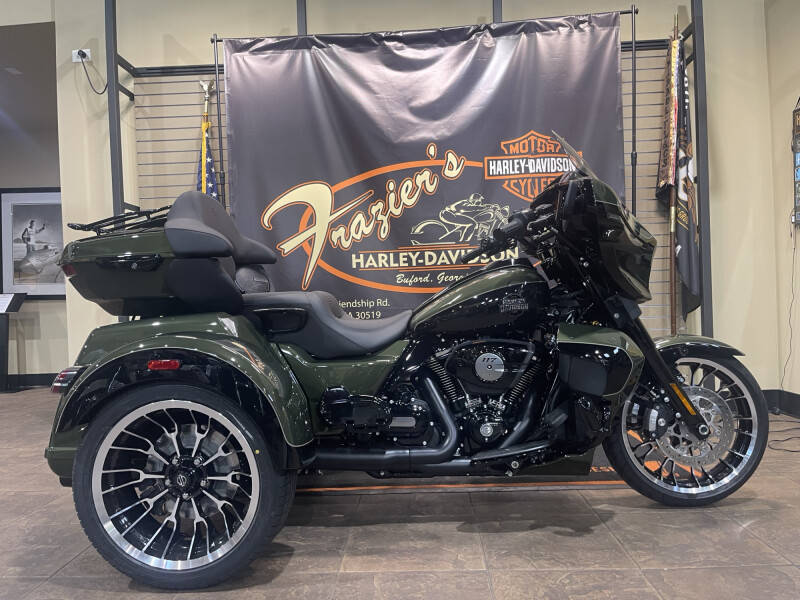 2026 Harley-Davidson® Street Glide 3 Limited Olive Steel Metallic / Vivid Black Black Trim