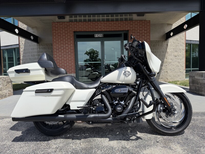 FLHXS 2018 Street Glide® Special