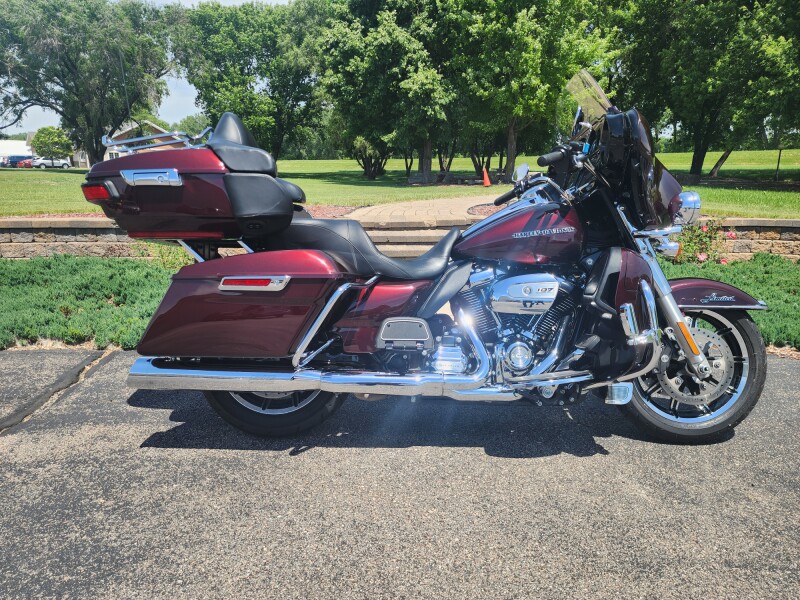2018 Harley-Davidson® Ultra Limited Twisted Cherry
