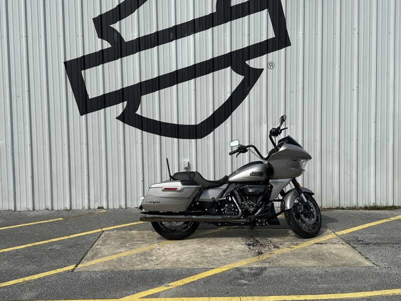 2023 Harley-Davidson® CVO™ Road Glide® Dark Platinum w/Pinstripe