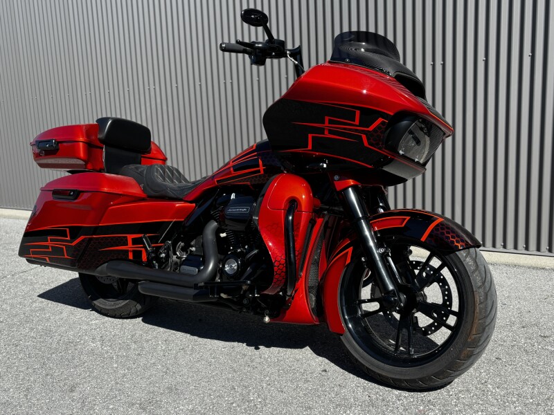 2020 Harley-Davidson® Road Glide® Limited – Black Option Custom