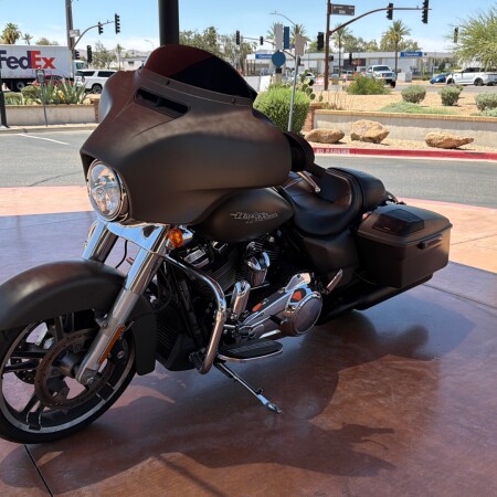 FLHX 2018 Street Glide® thumb 3