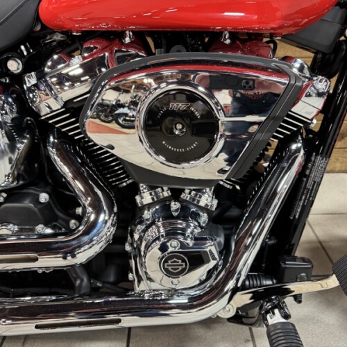 2026 Harley-Davidson® Breakout® Blood Orange Chrome Trim thumb 2