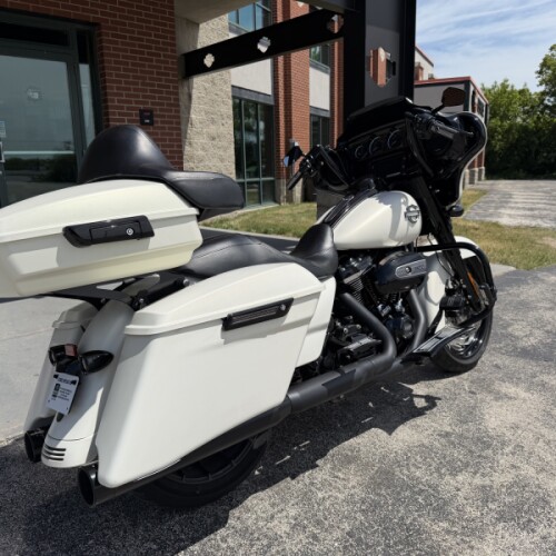 FLHXS 2018 Street Glide® Special thumb 3
