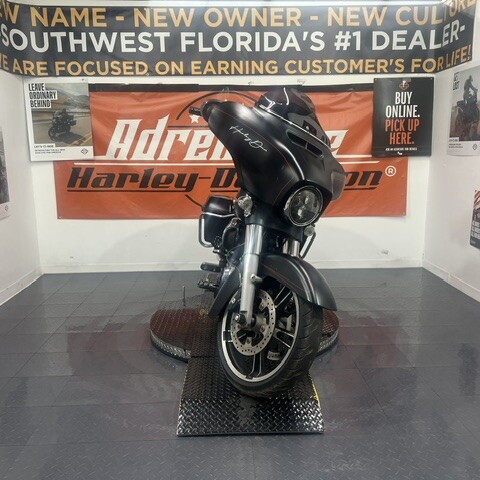 FLHXS 2016 Street Glide® Special thumb 2