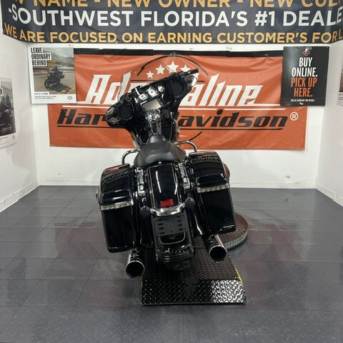 FLHXS 2016 Street Glide® Special thumb 1