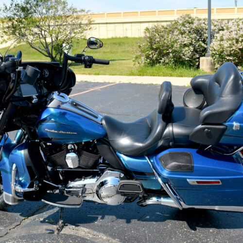 2014 Harley-Davidson® Ultra Limited Daytona Blue thumb 2