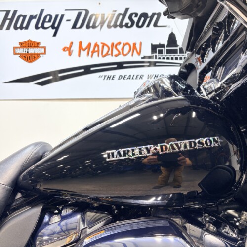 2018 FLHTKL Harley-Davidson® Ultra Limited Low Vivid Black thumb 2